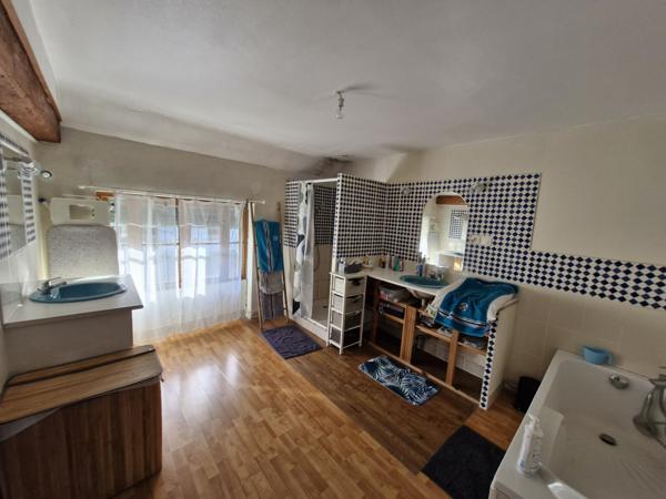 MAISON 6 PIECES - 3 CHAMBRES - TERRASSE