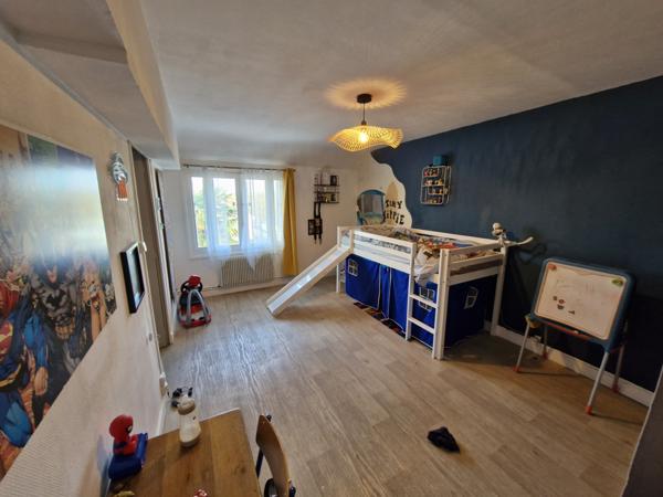 MAISON 6 PIECES - 3 CHAMBRES - TERRASSE