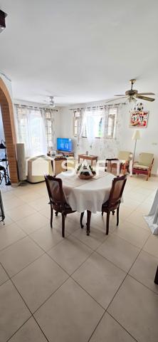 Villa au cœur d'un cadre verdoyant