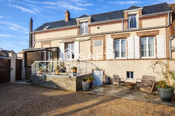 Rénovée, charme de l’ancien, grange indépendante, beaux volumes.