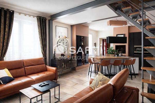 Rénovée, charme de l’ancien, grange indépendante, beaux volumes.