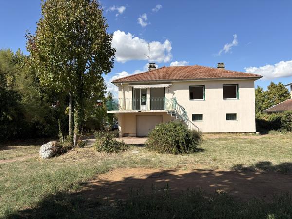 Maison individuelle à rénover sur terrain de 900 m²