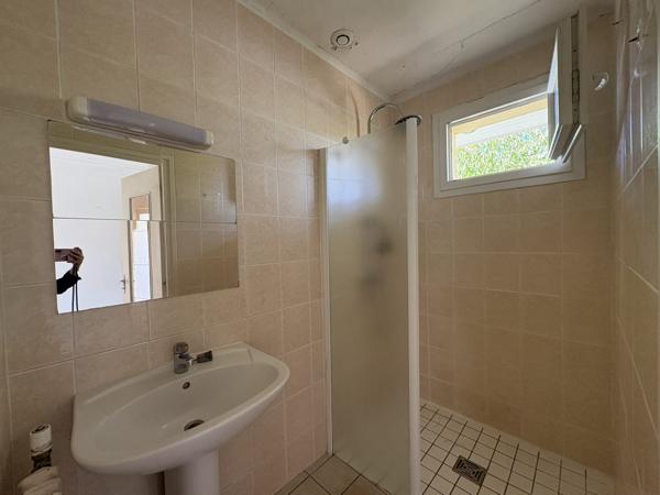Maison individuelle à rénover sur terrain de 900 m²