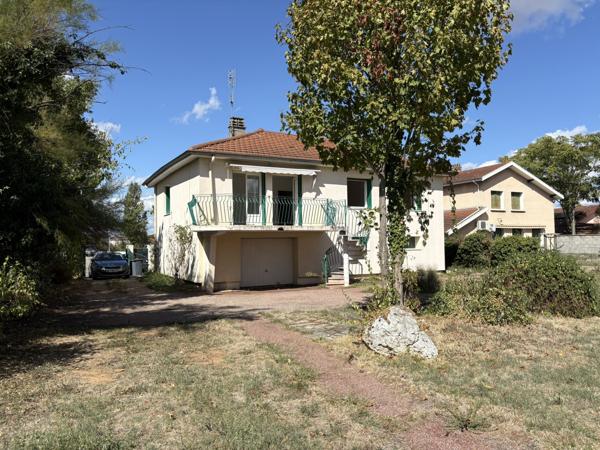Maison individuelle à rénover sur terrain de 900 m²
