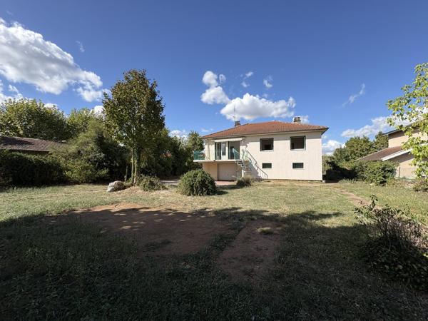 Maison individuelle à rénover sur terrain de 900 m²
