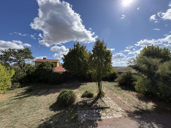 Maison individuelle à rénover sur terrain de 900 m²