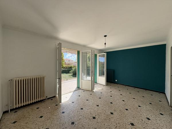 Maison individuelle à rénover sur terrain de 900 m²