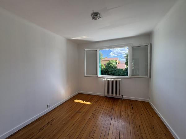 Maison individuelle à rénover sur terrain de 900 m²