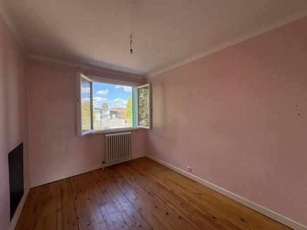 Maison individuelle à rénover sur terrain de 900 m²