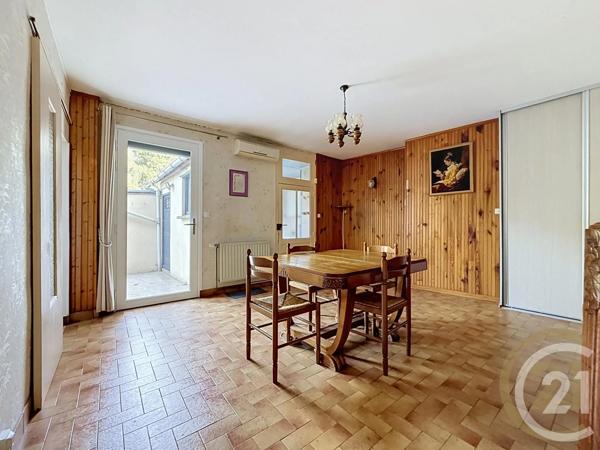 Maison à vendre  6 pièces - 103 m 2   LE PETIT QUEVILLY  - 76