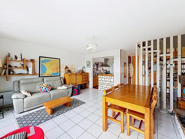 Vente
                Maison96,2 m² - 5 Pièces -
                    LERY (27690)