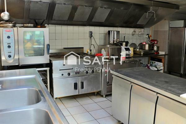 Restaurant rénové avec terrasse et licence IV