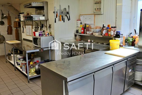 Restaurant rénové avec terrasse et licence IV