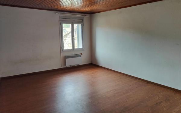 Immeuble à vendre    5 pièces • 135 m2 Milhaud