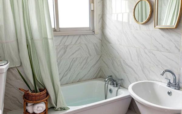 Immeuble à vendre    5 pièces • 135 m2 Milhaud