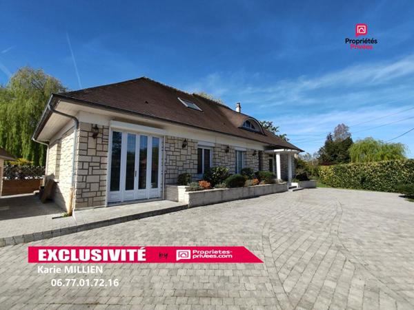 IVRY LA BATAILLE 27540 Maison individuelle avec véranda chauffée - 1 étage - 4 chambres - Double garage - Quart port - Piscine Hors Sol Chauffée - Terrain - 416000  HAI