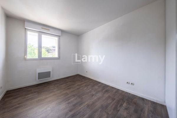 Appartement 3 pièces avec balcon et parking