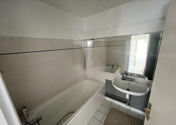 Appartement 3 pièces avec balcon et parking