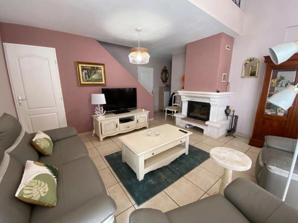 Dpt Pyrénées Orientales (66), à vendre PRADES maison 5 pièces 98 m² sur terrain 454 m² terrasse piscine