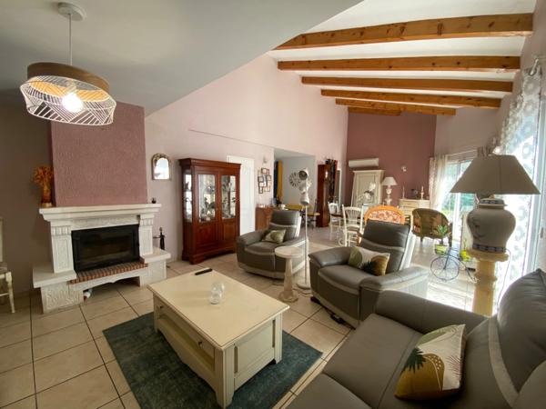 Dpt Pyrénées Orientales (66), à vendre PRADES maison 5 pièces 98 m² sur terrain 454 m² terrasse piscine