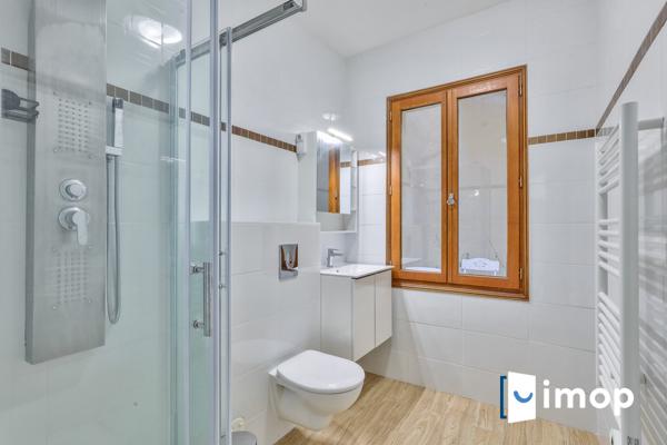 BEAU 2/3 PIECES EN PARFAIT ETAT - RUE JEAN PIERRE TIMBAUD