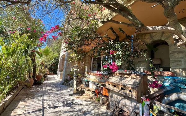 Maison à vendre    4 pièces • 135,40 m2 Grasse