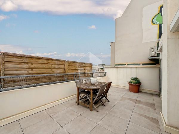 T2 43 m² refait à neuf  terrasse 25 m² 13010 Marseille