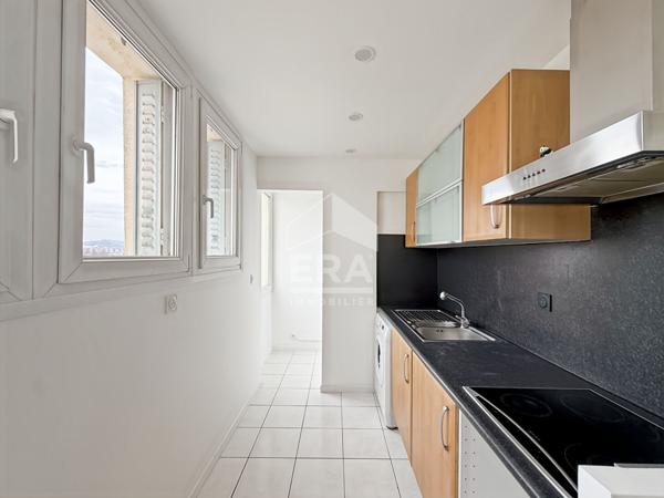 T2 43 m² refait à neuf  terrasse 25 m² 13010 Marseille