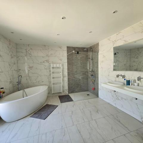 Lauris - Maison de village type loft 160m² avec grande terrasse