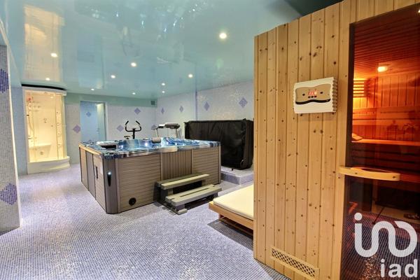 Maison à vendre 10 pièces 265 m² Villecresnes