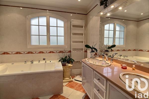 Maison à vendre 10 pièces 265 m² Villecresnes