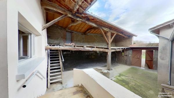Fermette P3 sur 1860m² + garage + 2 ha de terrains agricoles.