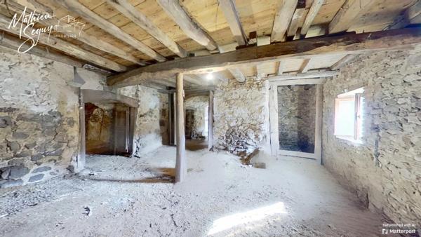 Fermette P3 sur 1860m² + garage + 2 ha de terrains agricoles.