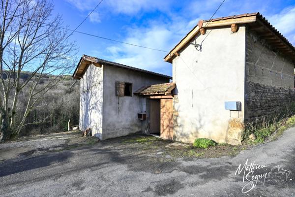Fermette P3 sur 1860m² + garage + 2 ha de terrains agricoles.