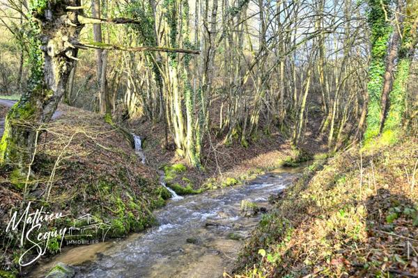 Fermette P3 sur 1860m² + garage + 2 ha de terrains agricoles.