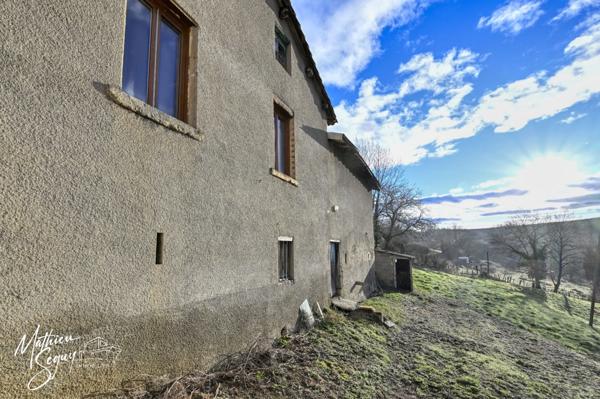 Fermette P3 sur 1860m² + garage + 2 ha de terrains agricoles.