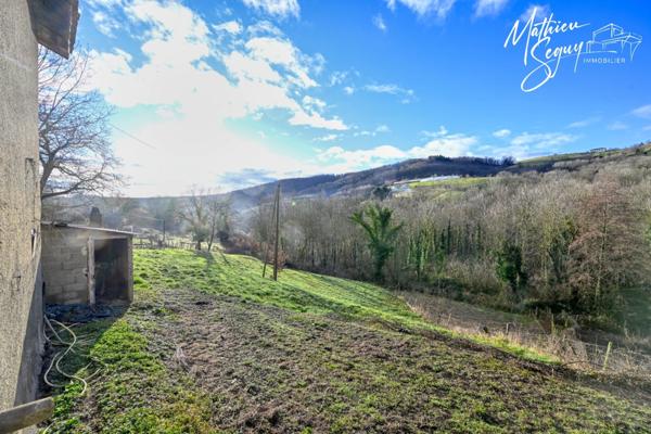 Fermette P3 sur 1860m² + garage + 2 ha de terrains agricoles.