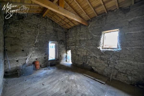 Fermette P3 sur 1860m² + garage + 2 ha de terrains agricoles.