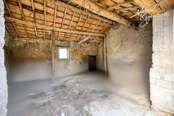 Fermette P3 sur 1860m² + garage + 2 ha de terrains agricoles.