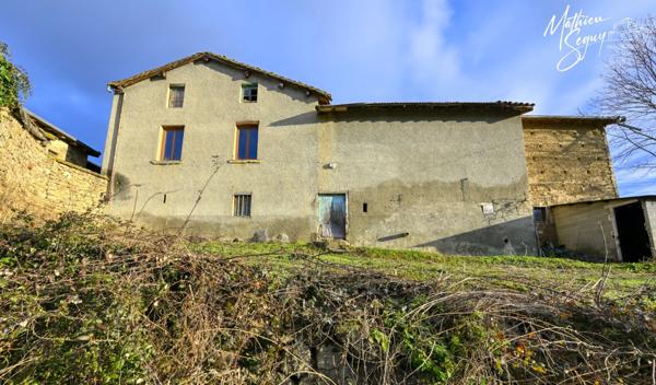 Fermette P3 sur 1860m² + garage + 2 ha de terrains agricoles.