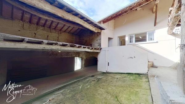 Fermette P3 sur 1860m² + garage + 2 ha de terrains agricoles.
