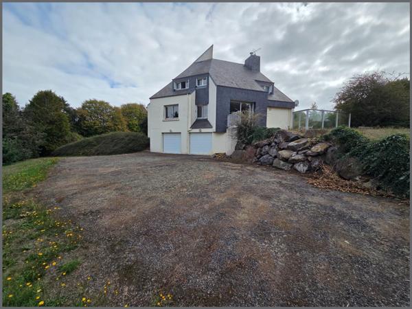 Maison à LA ROCHE-DERRIEN, 22450 - 7 pièces 191m²