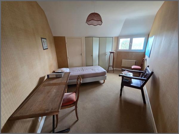 Maison à LA ROCHE-DERRIEN, 22450 - 7 pièces 191m²