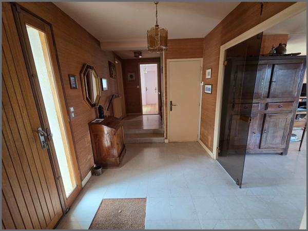 Maison à LA ROCHE-DERRIEN, 22450 - 7 pièces 191m²