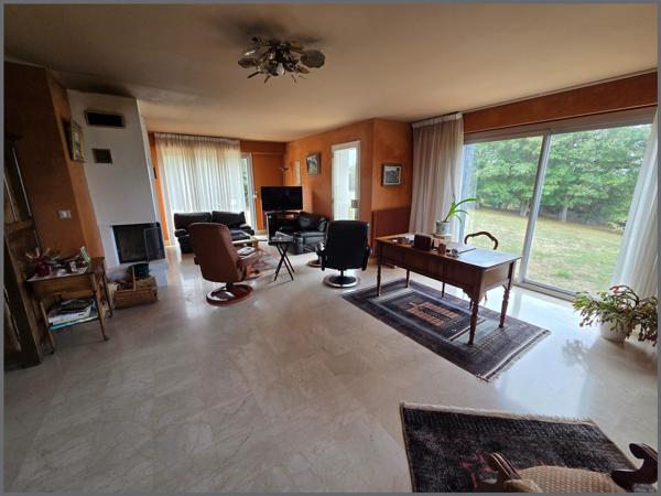 Maison à LA ROCHE-DERRIEN, 22450 - 7 pièces 191m²