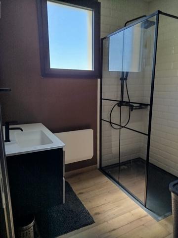 Maison toit plat avec piscine