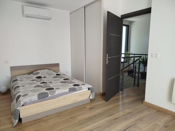 Maison toit plat avec piscine