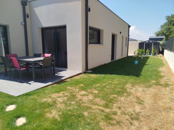 Maison toit plat avec piscine