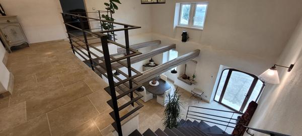 Relais de chasse de François 1er de 430 m² entièrement restauré en 2019 avec goût et des matériaux de qualité à l'abri des regards