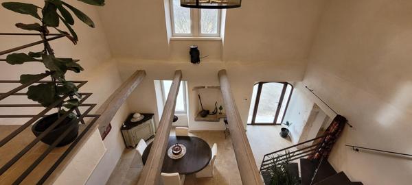 Relais de chasse de François 1er de 430 m² entièrement restauré en 2019 avec goût et des matériaux de qualité à l'abri des regards